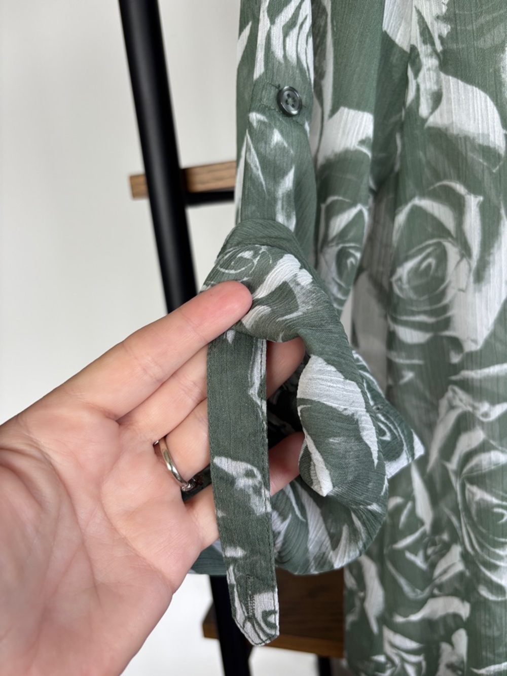 Kut from the Kloth Olive and White Rose Print Shirt - Picture 5 of 10